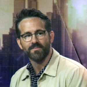 Ryan Reynolds et Philip Fayer (ceo de Nuvei) en interview dans l'émission "Squak Box" sur CNBC, pour parler de son investissement dans la société de films canadienne Nuvei. New York, le 17 avril 2023. 