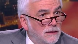 Sandrine Rousseau s'engage contre les armes, "même en cas de terrorisme" : Pascal Praud et ses chroniqueurs voient rouge et l'incendient