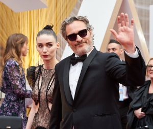 Joaquin Phoenix et sa compagne Rooney Mara arrivent à la 92ème cérémonie des Oscars 2020 au Hollywood and Highland à Los Angeles, CA, USA, on February 9, 2020. © AMPAS/Zuma Press/Bestimage