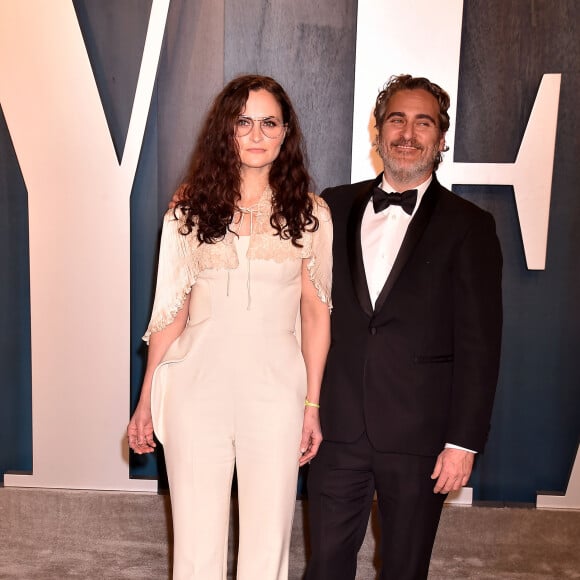 Rain Phoenix, son frère Joaquin Phoenix - People à la soirée "Vanity Fair Oscar Party" après la 92ème cérémonie des Oscars 2020 au Wallis Annenberg Center for the Performing Arts à Los Angeles, le 9 février 2020.