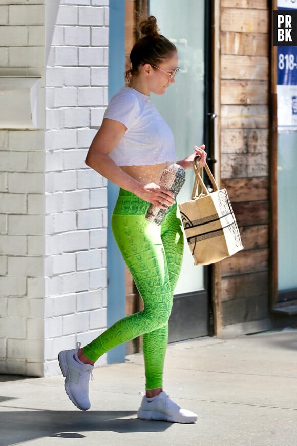 Studio City, CA - EXCLUSIVE - A sweaty Jennifer Lopez starts off her Monday with a trip to the Tracy Anderson Studio for a workout. Pictured: Jennifer Lopez