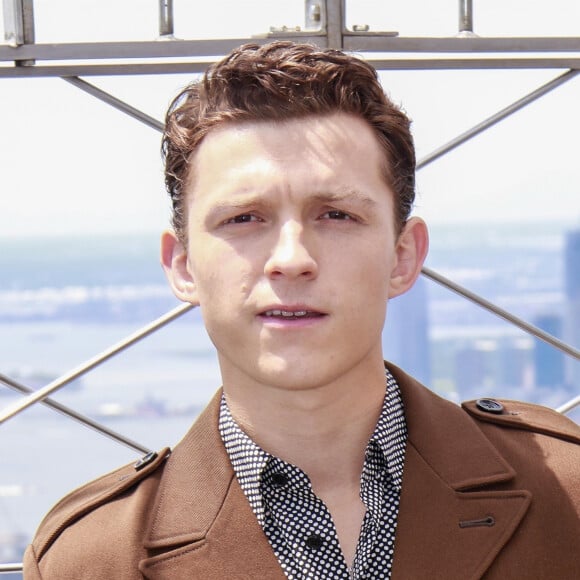Tom Holland - Les acteurs du film "Spider-Man: Far From Home" lors de la cérémonie d'illumination de l'Empire State Building à New York, le 24 juin 2019. 