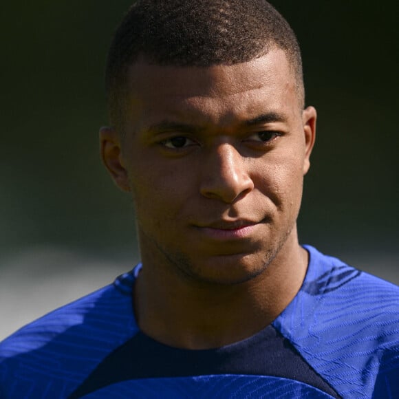 MBAPPE Kylian (FRA) lors d'une séance d'entraînement de l'équipe de France de football pour préparer le match de qualification à l'Euro 2024 contre Gibraltar au centre de formation et centre National du Footbal de Clairefontaine-en-Yvelines, France, le 14 juin 2023. La France affrontera Gibraltar ce vendredi 16 juin à 20h45 au Stade de l'Algarve à Faro-Loulé au Portugal. © Jean-Baptiste Autissier/Panoramic/Bestimage 