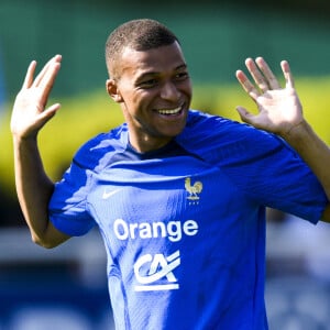 MBAPPE Kylian (FRA) lors d'une séance d'entraînement de l'équipe de France de football pour préparer le match de qualification à l'Euro 2024 contre Gibraltar au centre de formation et centre National du Footbal de Clairefontaine-en-Yvelines, France, le 14 juin 2023. La France affrontera Gibraltar ce vendredi 16 juin à 20h45 au Stade de l'Algarve à Faro-Loulé au Portugal. © Jean-Baptiste Autissier/Panoramic/Bestimage 