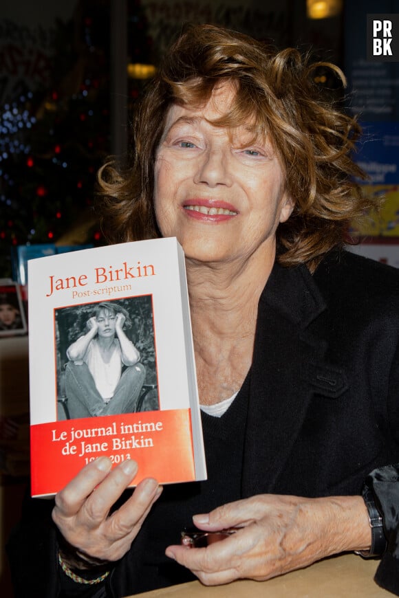 Semi-exclusif : Jane Birkin dédicace son livre "Post-Scriptum" à la librairie Filigranes à Bruxelles en Belgique le 25 novembre 2019. 