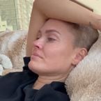 "Moi qui pensais pouvoir garder ce secret" : Caroline Receveur dévoile être atteinte d'un cancer du sein "agressif", elle craque mais reste combative