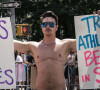Atmosphère lors de la Marche des Fiertés (Gay Pride) à New York City, New York, Etats-Unis, le 26 juin 2022. © Lev Radin/Pacific/Bestimage 