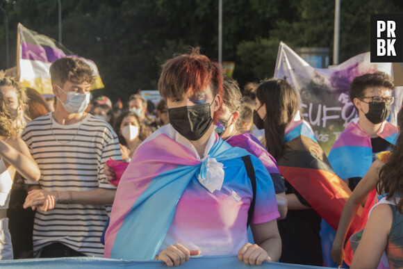 Marche des fiertés LGTBI à Madrid, Espagne, le 28 juin 2020. Cinquante ans après la première marche de la Gay Pride, la communauté LGBT et ses partisans ont organisé bon nombre de leurs événements en ligne, répondant à la menace de la pandémie de coronavirus. Alors que certains militants sont descendus dans la rue pour marquer l'événement, une grande partie de l'énergie du mouvement a été canalisée vers Global Pride, un événement en ligne de 24 heures diffusé en direct en ligne. © Alberto Sibaja/Pacific Press/Bestimage 
