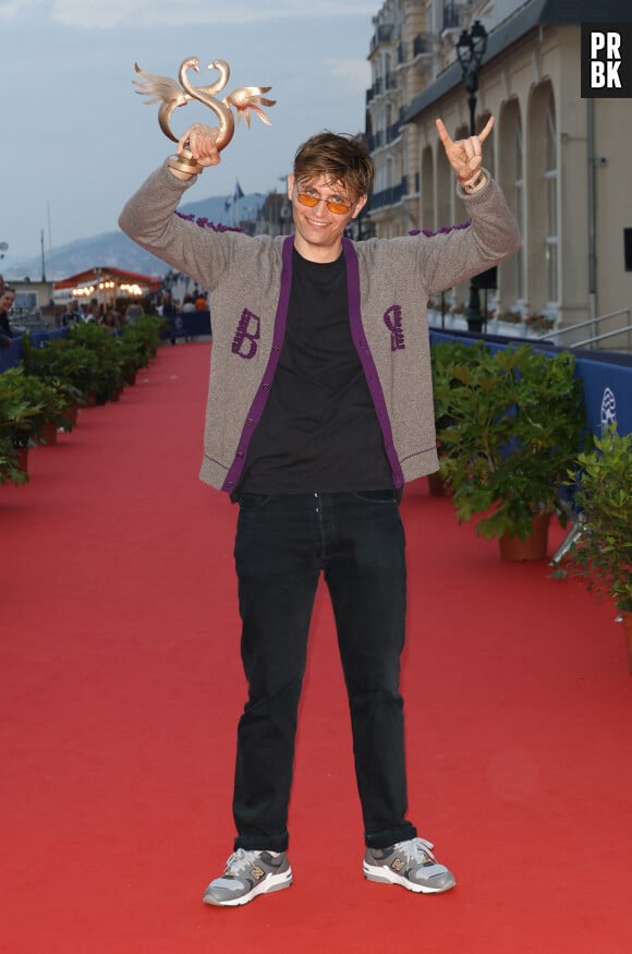 Raphaêl Quenard sur le tapis rouge de la cérémonie de clôture du 37ème festival du film de Cabourg (37ème journées romantiques du 14 au 18 juin 2023), à Cabourg, France, le 17 juin 2023. © Coadic Guirec/Bestimage 