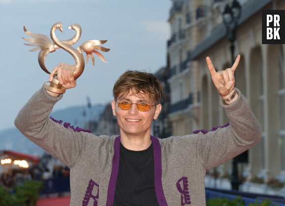 Raphaêl Quenard sur le tapis rouge de la cérémonie de clôture du 37ème festival du film de Cabourg (37ème journées romantiques du 14 au 18 juin 2023), à Cabourg, France, le 17 juin 2023. © Coadic Guirec/Bestimage 