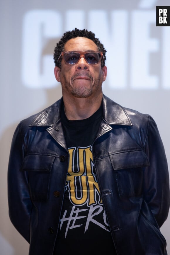 JoeyStarr lors du photocall de l'avant-première du film " Surprêmes" au Bozar (Palais des beaux-arts de Bruxelles) à Bruxelles en Belgique le 18 novembre 2021. 