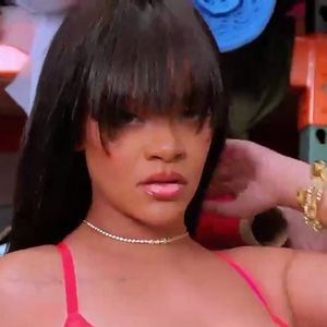 Comme pour le premier, c'est un garçon.
Rihanna Savage x Fenty