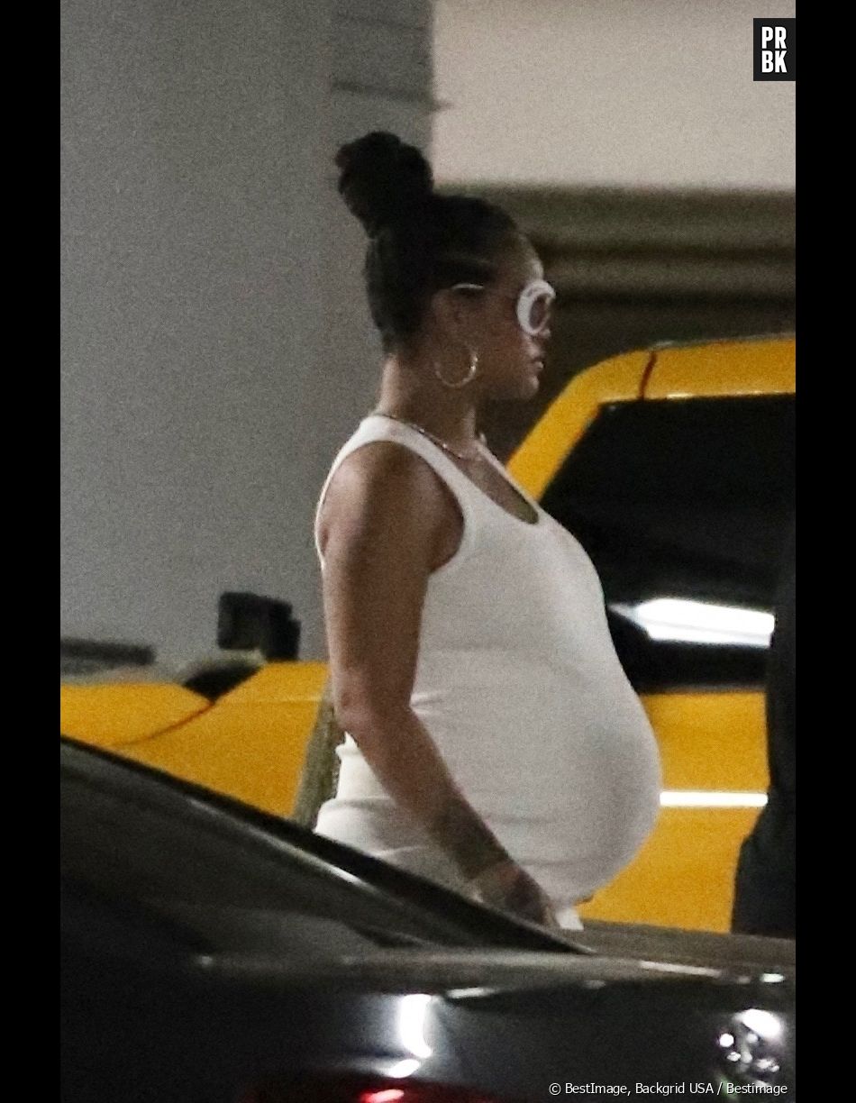 Photo : Rihanna (enceinte) avec son compagnon ASAP Rocky rentrent