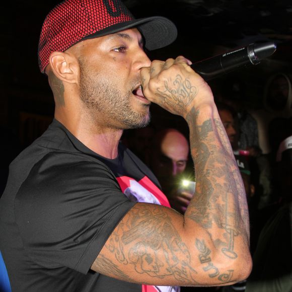 Exclusif - Le rappeur Booba en concert pour la promotion de son D.U.C Whisky au Hobo club à Paris, France, le 22 octobre 2017. © Phiilippe Baldini/Bestimage
