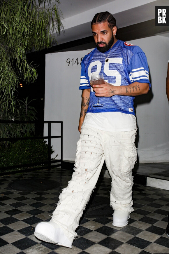 Le rappeur lui a offert 50.000 dollars.
Drake à Los Angeles.