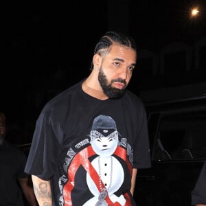 Durant le show, il s'est arrêté pour s'adresser à un fan.
Drake à Los Angeles.