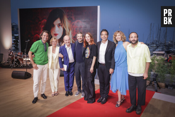 Exclusif - Bertrand Chameroy, Anne-Elisabeth Lemoine, Pierre Lescure, Guillaume Canet, Laetitia Dosch, Patrick Cohen, Cécile de France, Vincent Macaigne - Emission "C à vous" lors du 76ème Festival International du Film de Cannes le 22 mai 2023. © Jack Tribeca / Bestimage 