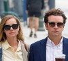 Exclusif - Bijou Phillips et son mari Danny Masterson arrivent au tribunal à Los Angeles, le 17 mai 2023.  EXCLUSIVE - Bijou Phillips holds the arm of her accused rapist husband Danny Masterson as they arrive at a court in Los Angeles. Jurors in Danny Masterson’s rape retrial finished their first day of deliberations Wednesday without reaching a verdict in the case against the former “That ’70s Show” star. The jury of seven women and five men got the case in the morning when prosecutors finally finished their rebuttal after all-day closing arguments a day earlier. They deliberated for about 3 and a half hours before going home, without asking any questions or giving an indication of how discussions were going. They resume this afternoon. 