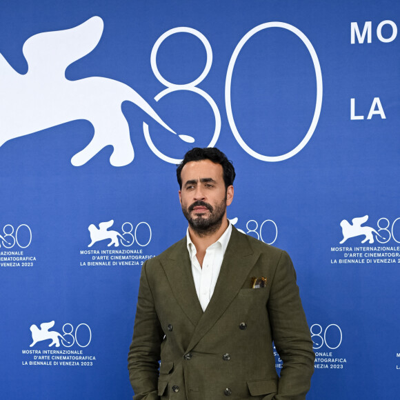 Jonathan Cohen au photocall du film "Making Of" lors du 80ème festival international du film de Venise, La Mostra, à Venise, Italie, le 4 septembre 2023. © Alfonso Catalano/SGP/Bestimage  Celebs attend a photocall for the movie "Making Of" at the 80th Venice International Film Festival on September 4, 2023 in Venice, Italy.