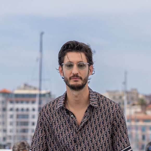 Pierre Niney au photocall de "Mascarade" lors du 75ème Festival International du Film de Cannes, le 28 mai 2022. © Olivier Borde / Bestimage 