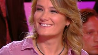 TPMP : Cyril Hanouna interroge ses chroniqueurs sur leurs expériences sexuelles, Pascale de la Tour du Pin ne cache pas sa gêne