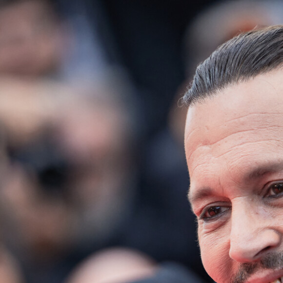 Johnny Depp - Montée des marches du film « Jeanne du Barry » pour la cérémonie d’ouverture du 76ème Festival International du Film de Cannes, au Palais des Festivals à Cannes. Le 16 mai 2023 © Jacovides-Moreau / Bestimage 