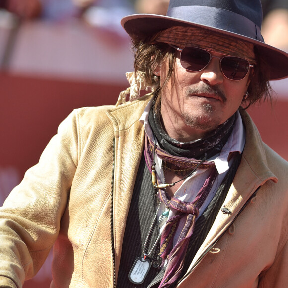 Johnny Depp arrive à la première de Puffins lors de la 16ème édition du festival du film de Rome le 17 octobre 2021. © Rocco Spaziani/Mondadori Portfolio via ZUMA Press / Bestimage  American actor Johnny Depp at Rome Film Fest 2021. Alice nella citt&