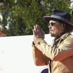 Johnny Depp assiste à la projection de la série web "Puffins" lors du 16 ème Rome International Film Festival, le 17 octobre 2021. 