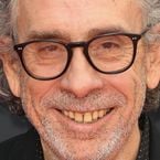 Tim Burton vole au secours de son ami Johnny Depp et incendie la cancel culture