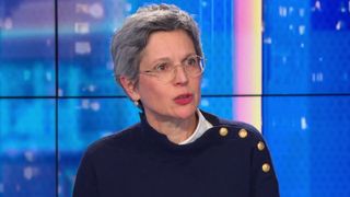 "C'est culotté" : Sandrine Rousseau critique la police, Linda Kebbab l'accuse de violences