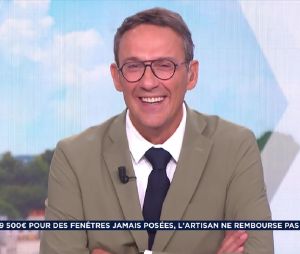 Enorme fou rire pour Julien Courbet dans Ça peut vous arriver (M6) : un papy fait évacuer un hôpital à cause d'un étrange objet coincé dans son derrière