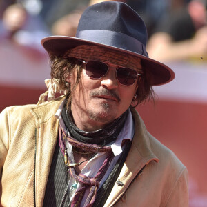 Johnny Depp arrive à la première de Puffins lors de la 16ème édition du festival du film de Rome le 17 octobre 2021. © Rocco Spaziani/Mondadori Portfolio via ZUMA Press / Bestimage