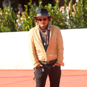 Johnny Depp assiste à la projection du film "Puffins" lors du 16 ème Rome International Film Festival, le 17 octobre 2021.