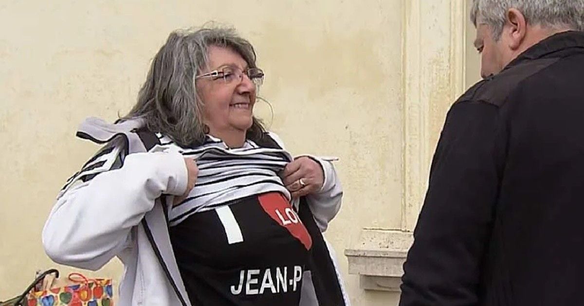 Maria (L’amour est dans le pré 2023) est-elle toujours en couple avec Jean-Paul ? Elle dévoile ce qu’elle a fait du t-shirt « I love Jean-Paul » et c’est un énorme indice sur l’état de leur relation ! Maria (L’amour est dans le pré 2023) est-elle toujours en couple avec Jean-Paul ? Elle dévoile ce qu’elle a fait du t-shirt « I love Jean-Paul » et c’est un énorme indice sur l’état de leur relation !