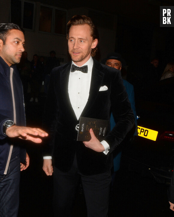 Tom Hiddleston (habillé en Ralph Lauren) se rend au diner de gala des Bafta à Londresle 11 mars 2022  11 March 2022. Various celebrities attend The BAFTA 2022 Gala Dinner at The Londoner Hotel Pictured: Tom Hiddleston 
