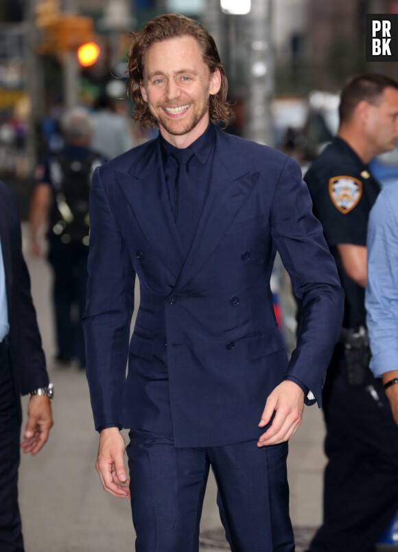 Tom Hiddleston arrive aux studios de l'émission "The Late Show" à New York, le 16 septembre 2019. L'acteur est actuellement sur les planches à Broadway pour la pièce "Betrayal".  Actor, Tom Hiddleston arrives at 'The Late Show With Stephen Colbert', at the Ed Sullivan Theater in New York City. September 16, 2019. 