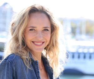 Noël... Et plus si affinités : Hélène de Fougerolles brise le tabou du polyamour (une pratique encore très incomprise) 
Helene de Fougerolles - Photocall de la série "Sam" lors de la 25ème édition du Festival de la Fiction de la Rochelle. Le 15 septembre 2023 © Denis Guignebourg / Bestimage