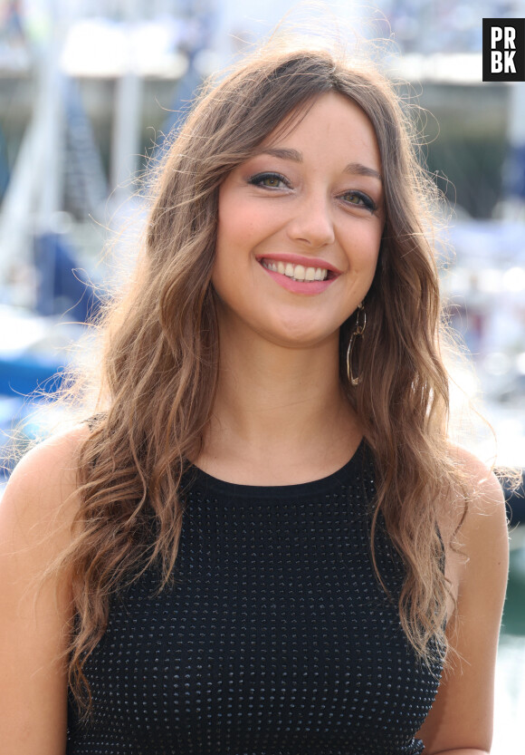 Zoi Severin au photocall de la série "Ici Tout Commence" lors de la 25ème édition du Festival de la fiction de la Rochelle, France, le 16 septembre 2023. © Denis Guignebourg/BestImage  Celebs attend the "Ici Tout Commence" photocall during the 25th La Rochelle Fiction Festival on September 16, 2023 in La Rochelle, France.