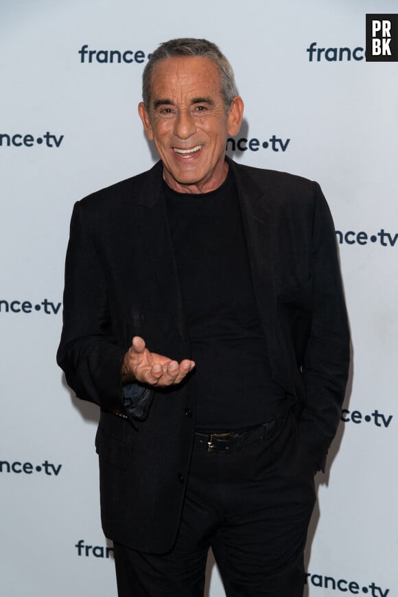 Thierry Ardisson lors du photocall dans le cadre de la conférence de presse de France Télévisions au Pavillon Gabriel à Paris, France, le 24 août 2021. © Pierre Perusseau/Bestimage