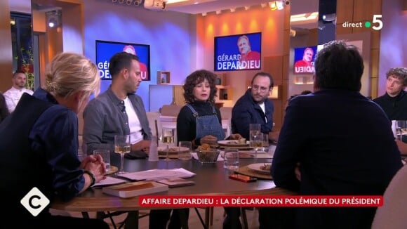 "Le président devrait fermer sa gue*le !" : l'actrice Anouk Grinberg s'en prend violemment à Emmanuel Macron après son soutien à Gérard Depardieu