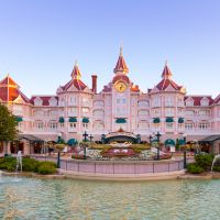 Disneyland Paris rouvre les portes de son Disneyland Hotel : la magie du sol au plafond va vous mettre bien plus de 5 étoiles dans les yeux (photos)