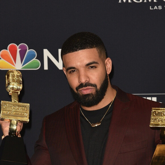 Drake dans la press room des "2019 Billboards Music Awards", à Las Vegas, le 1er mai 2019.