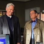 NCIS saison 21 : Wilmer Valderrama promet un hommage "magnifique" à Ducky après la mort de David McCallum, "C'était dur à tourner"