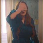 Cette comédie romantique est en train de tout écraser sur Netflix, elle prend pourtant très cher et divise clairement