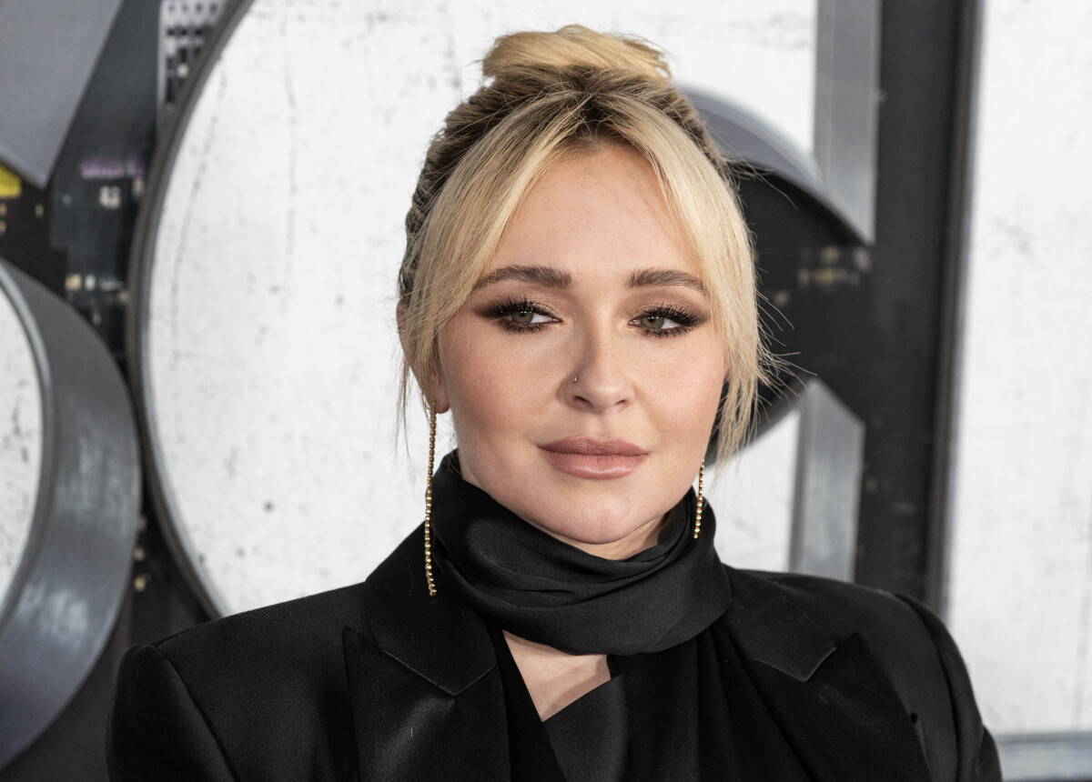 867944-hayden-panettiere-a-la-premiere-du-film-1200x0-1.jpg