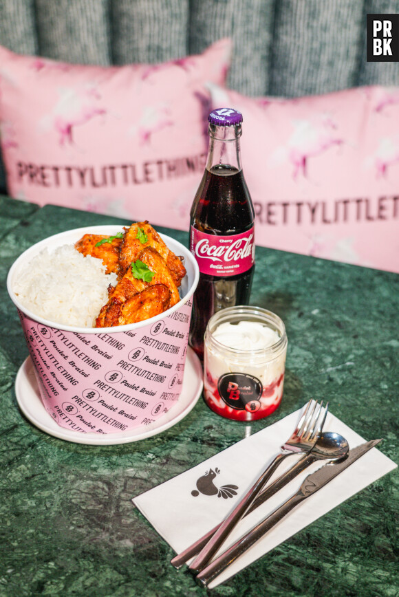 Poulet Braisé et PrettyLittleThing annoncent leur collaboration éphémère du 20 avril au 20 mai 2024.