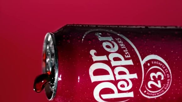 Arrêtez tout, Dr Pepper annonce l'arrivée d'une nouvelle boisson avec un goût unique cet été (notre ventre est déjà prêt)