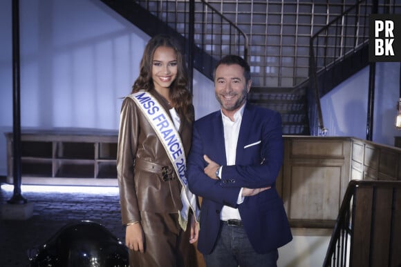 Indira Ampiot (Miss France 2023), Bernard Montiel - Enregistrement de l'émission "Animaux Stars", présentée par B.Montiel et diffusée le 8 avril sur la chaine Animaux TV. Le 10 janvier 2023 © Jack Tribeca / Bestimage 