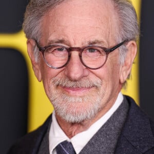 Des célébrités assistent à la projection spéciale de "Maestro" de Netflix au Academy Museum of Motion Pictures à Los Angeles. Sur la photo : Steven Spielberg


