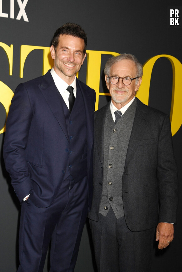 Bradley Cooper et Steven Spielberg à la projection spéciale de "Maestro" de Netflix au Academy Museum of Motion Pictures à Los Angeles